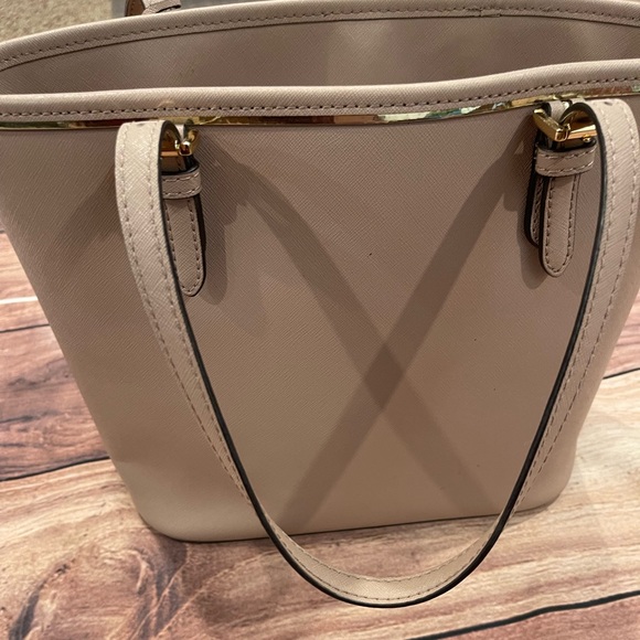 Michael Kors Medium Fawn Leather Tote - Picture 5 of 16